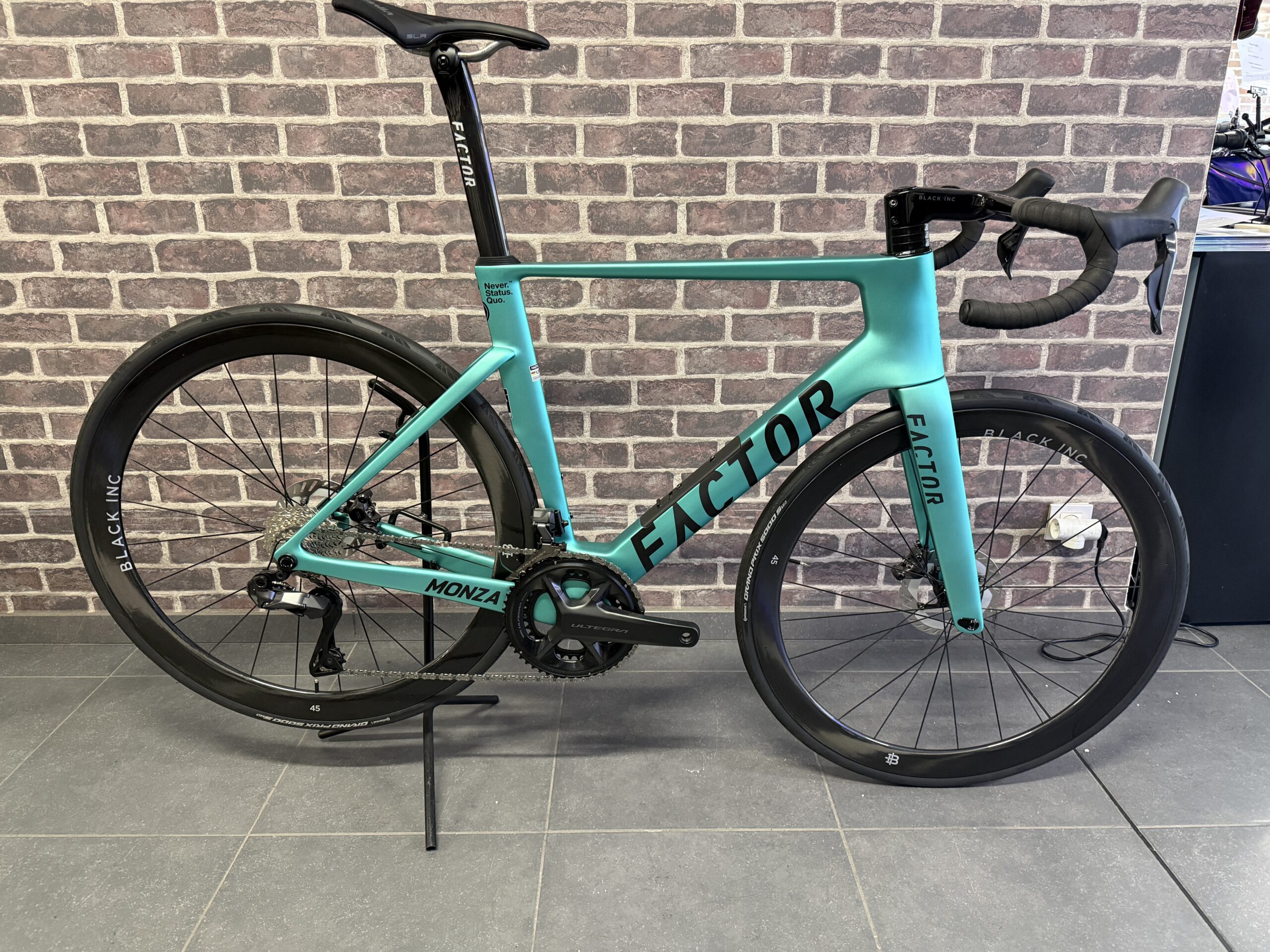 Factor MONZA stockfiets